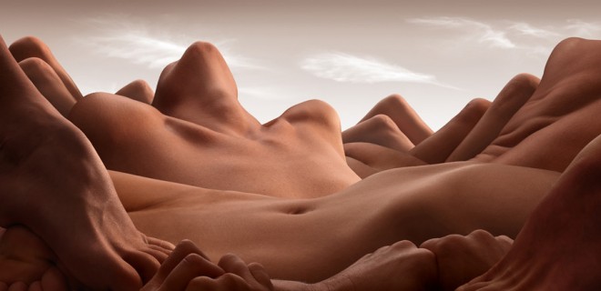 2-valley-of-the-reclining-woman-body-photo-manipulation.preview