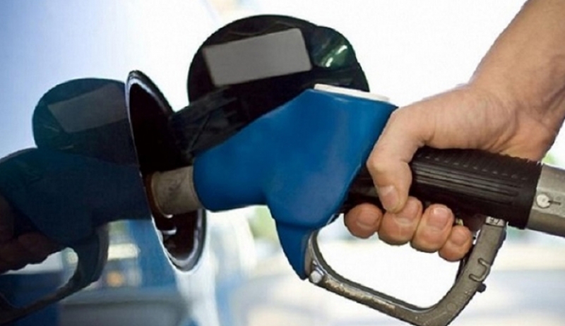Σχέδιο επιβολής πλαφόν στην τιμή της βενζίνης