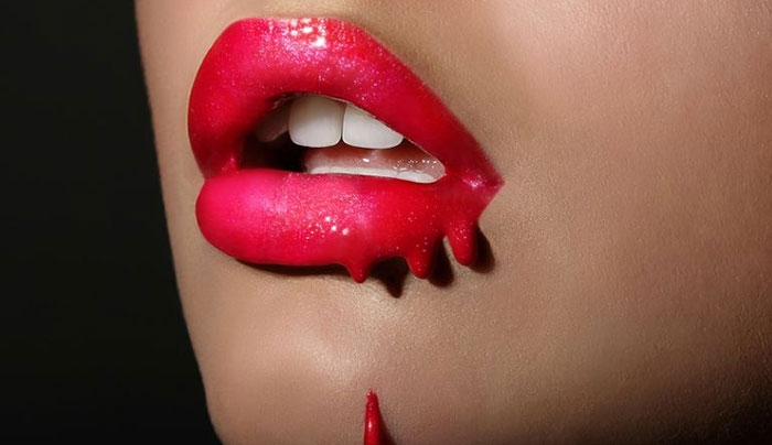 Ένα αντρικό καλλυντικό θα σε σώσει από τους λεκέδες των lip stains (Βίντεο)