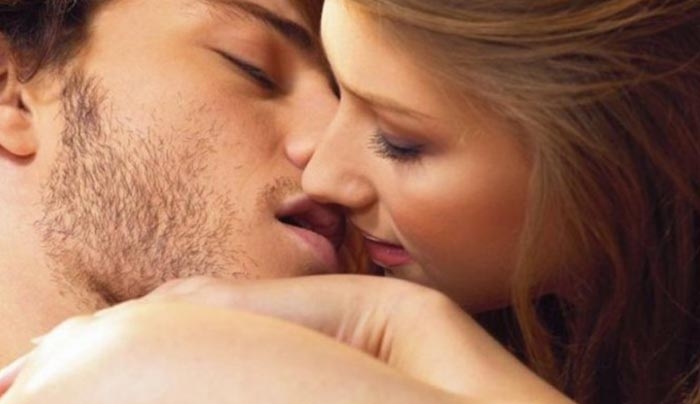 Ερευνητές απαντούν: «Γιατί κλείνουμε τα μάτια όταν φιλιόμαστε;»