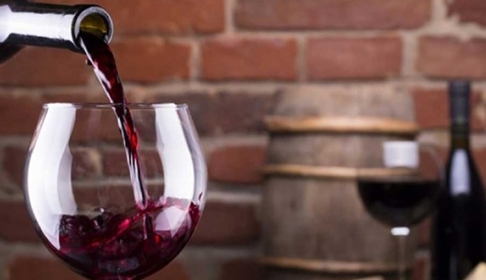 Β. Αποστόλου: Εντός του έτους θα καταργηθεί ο ειδικός φόρος κατανάλωσης στο κρασί