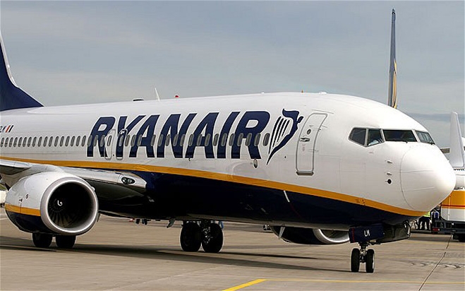 Η Ryanair ψάχνει για αεροσυνοδούς σε Αθήνα και Θεσσαλονίκη - Ποια κριτήρια θέτει;