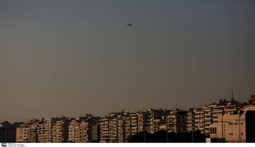 Θεσσαλονίκη: Drone πετάει πάνω από την παραλία και καλεί τους πολίτες να μείνουν σπίτι
