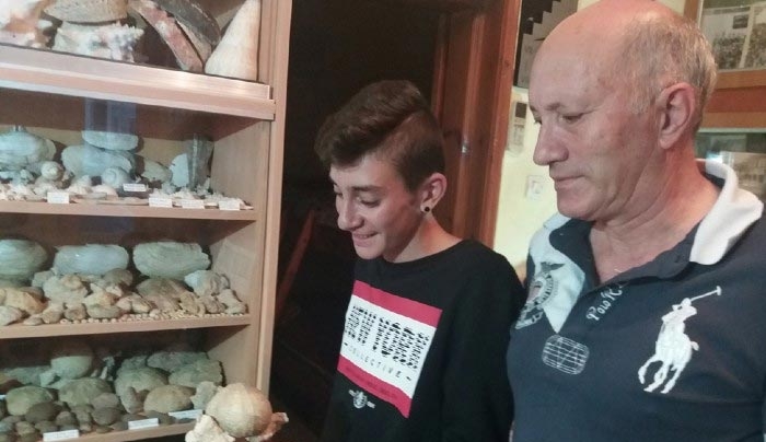 Ο 18χρονος που ανακαλύπτει στη Ρόδο, απολιθώματα εκατομμυρίων χρόνων πριν