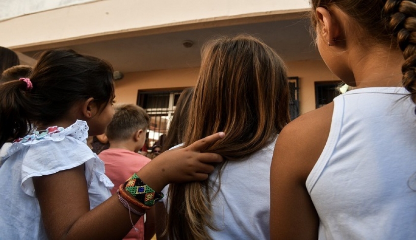 Προκαλεί ο πατέρας του κοριτσιού που κατηγορείται για ξυλοδαρμό παιδιού σε σχολείο στους Αμπελόκηπους