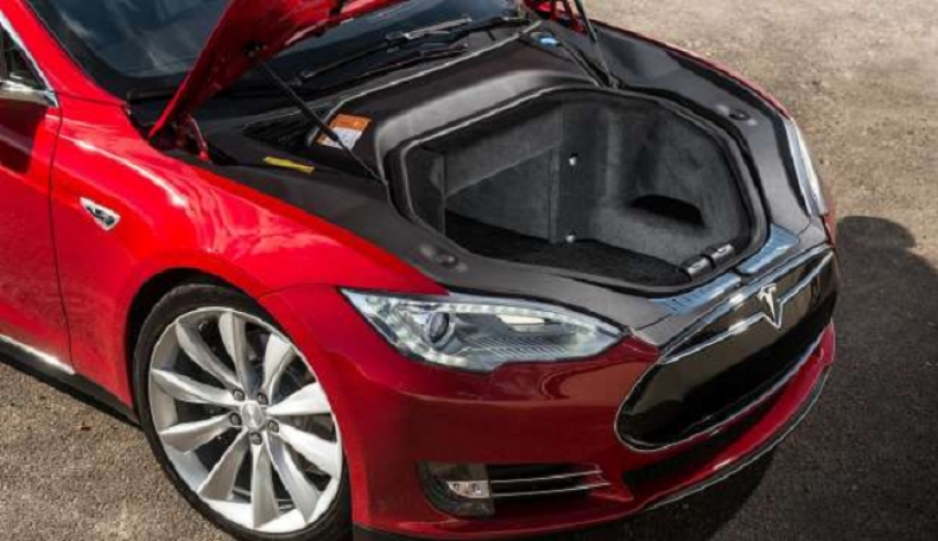 Tesla: Aνακαλεί πάνω από 475.000 αυτοκίνητα