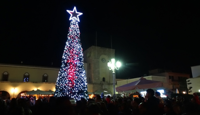 Άναμμα του Χριστουγεννιάτικου Δέντρου στην Πλατεία Ελευθερία στις 03 Δεκεμβρίου 2021