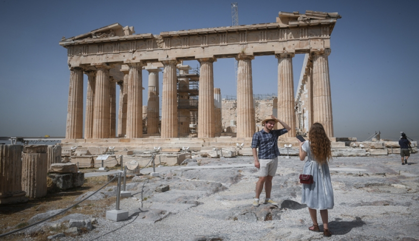 Υμνοι από τα διεθνή ΜΜΕ για το άνοιγμα της τουριστικής σεζόν στην Ελλάδα