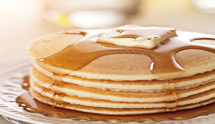 Φτιάξε τα πιο τέλεια pancakes με 2 μόνο υλικά και ελάχιστες θερμίδες!