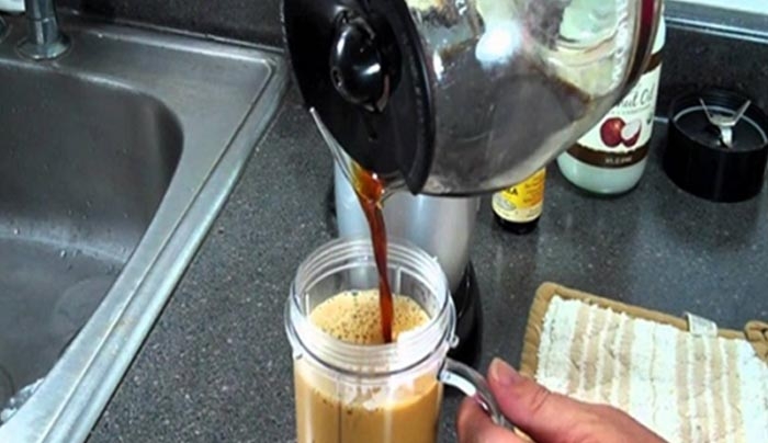 Προσθέστε αυτό το σπιτικό μίγμα στον καφέ σας και κάψτε έναν τόνο θερμίδες