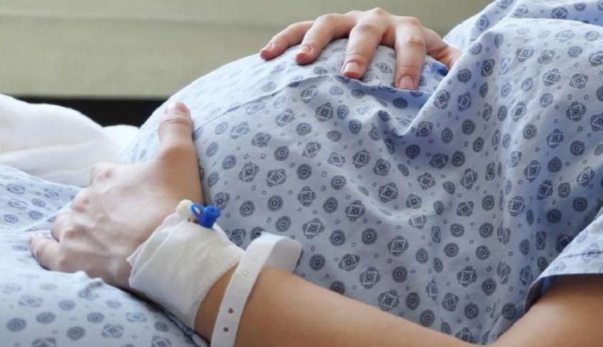 Εξωσωματική γονιμοποίηση: Κατοχυρώνεται από σήμερα το δικαίωμα των γυναικών για απόκτηση παιδιού και στα 54