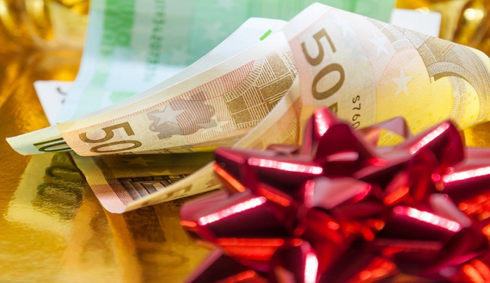 Αντίστροφη μέτρηση για το Δώρο Χριστουγέννων 2019 - Πότε πληρώνει ο ΟΑΕΔ και πότε ο ιδιωτικός τομέας