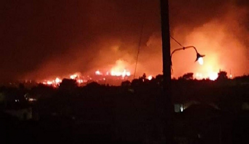 Ολονύχτια μάχη με τις φλόγες στη Ζάκυνθο: Εκκενώθηκαν οι Μαριές