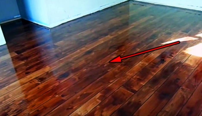Σας μοιάζει με απλό ξύλινο πάτωμα; Ετοιμαστείτε να πάθετε πλάκα! (Βίντεο)