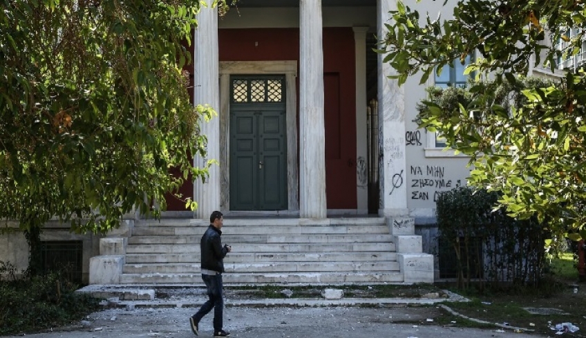Φάκελοι με σκόνη και σε Πανεπιστήμια σε Κρήτη - Κέρκυρα και Πολυτεχνείο