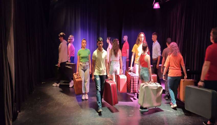 Το «κουβάρι» της ζωής, ξετυλίγουν οι μαθητές του 1ου ΓΕΛ Κω, στη θεατρική παράσταση «Ταξίδι στ΄αστέρια»