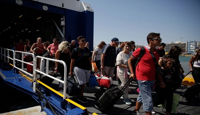 Σε ισχύ η έκπτωση 30% στα εισιτήρια Blue Star Ferries και Hellenic Seaways για νησιά του Αιγαίου