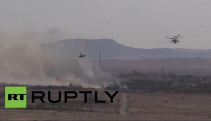 Ρωσικά ελικόπτερα βομβαρδίζουν τζιχαντιστές στην πόλη Χομς της Συρίας - ΒΙΝΤΕΟ