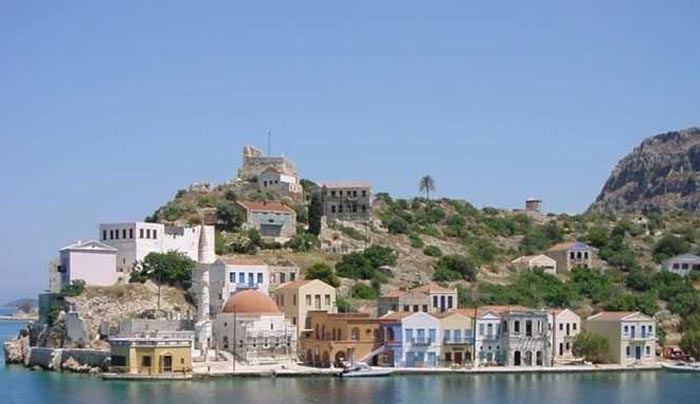 Κουρουμπλής: 400 προσλήψεις στα νησιά του Αιγαίου