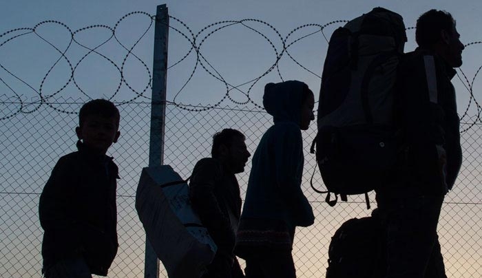 Die Zeit: Σκανδαλώδης η συμπεριφορά της Ευρώπης προς την Ελλάδα στο προσφυγικό