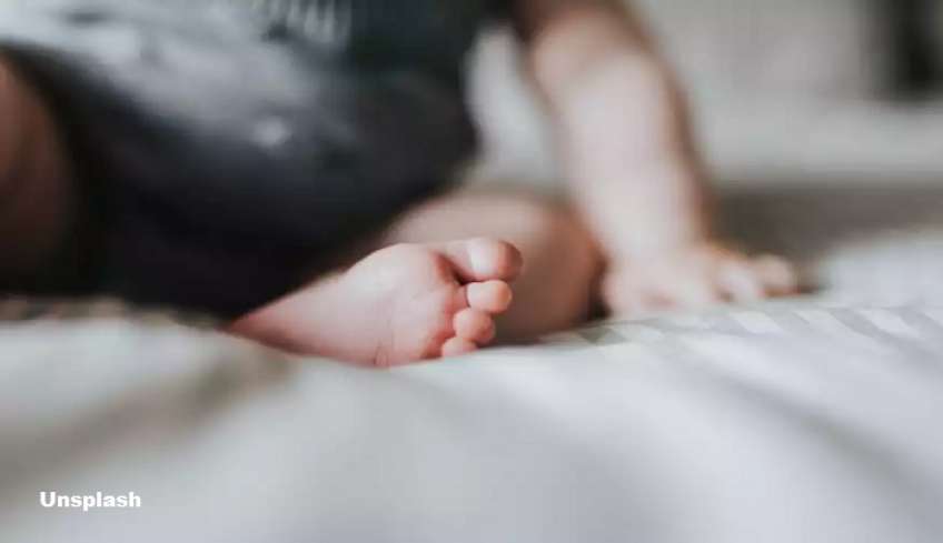 Κρήτη: Παρέμβαση εισαγγελέα για 2 μωρά - Έπαθε ο παππούς τους εγκεφαλικό και έμειναν μόνα τους
