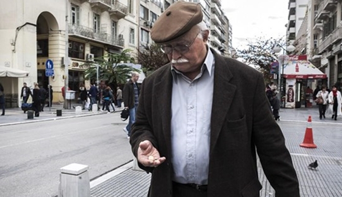 Mε έγγραφο φωτιά, μείωση στις επικουρικές συντάξεις για 1 εκατ. Ελληνες συνταξιούχους