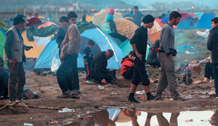 Σεισμός στην Ειδομένη: ΜΚΟ παρακινούν πρόσφυγες να περάσουν τα σύνορα
