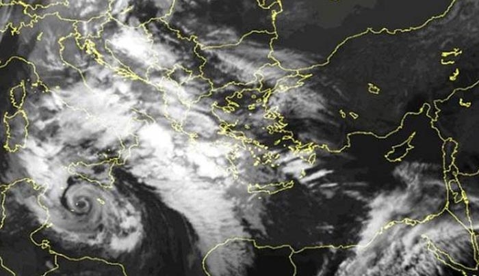 Τροπικοί κυκλώνες «χτυπούν» την Ελλάδα