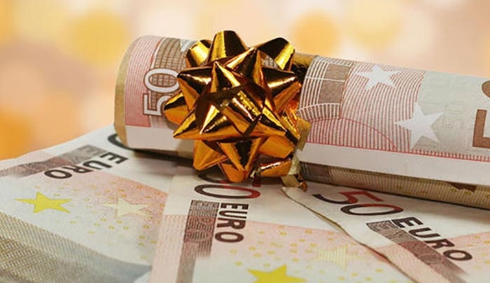 Χριστουγεννιάτικος μποναμάς-αναδρομικά : Δείτε όλα τα ποσά που θα πάρουν 1,5 εκατ. δικαιούχοι