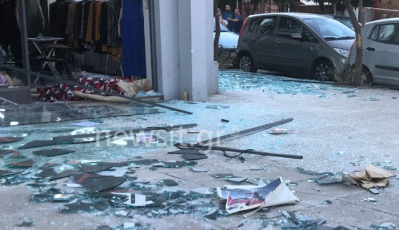 Η στιγμή της έκρηξης στον Βύρωνα – Πως οι δράστες διέλυσαν το κατάστημα για να διαρρήξουν το ΑΤΜ (βίντεο)