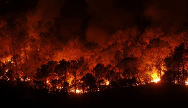 Στις φλόγες η κεντρική Πορτογαλία
