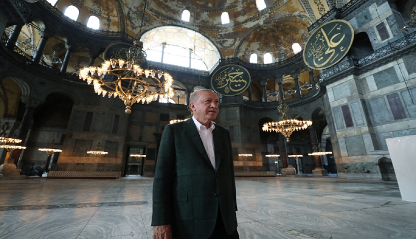 Σήμερα γίνεται η Αγιά Σοφιά τζαμί, προκλητική φιέστα ετοιμάζει ο Ερντογάν - Πένθιμα θα χτυπήσουν οι καμπάνες σε όλη τη χώρα