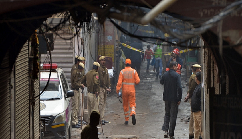 Πυρκαγιά σε εργοστάσιο στην Ινδία: Πάνω από 40 νεκροί – Τους έπιασε, κυριολεκτικά, στον ύπνο