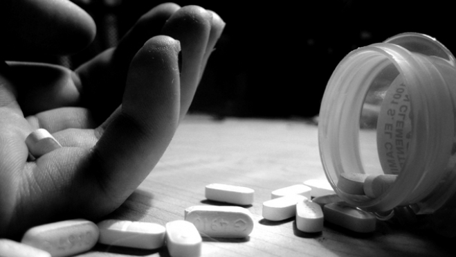 ΣΟΚ! 17χρονη Ροδίτισσα έκανε απόπειρα αυτοκτονίας με χάπια