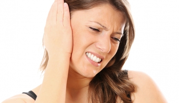 Πόνος στο αυτί: Πώς θα καταλάβετε αν είναι κρυολόγημα ή λοίμωξη