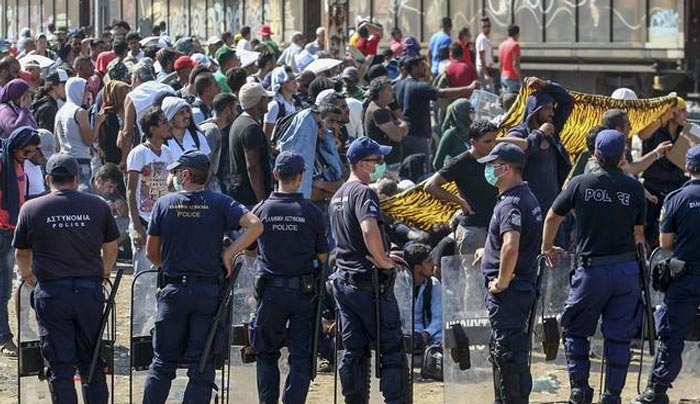 Αήθης επίθεση της Κροατίας στην Ελλάδα για το προσφυγικό