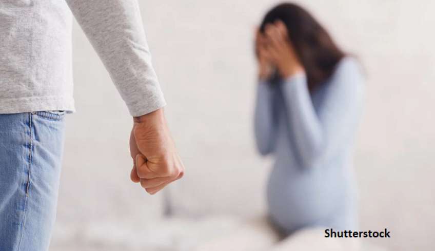 Φρίκη στα Χανιά: «Νταής» ξυλοκόπησε την 25χρονη έγκυο σύζυγό του