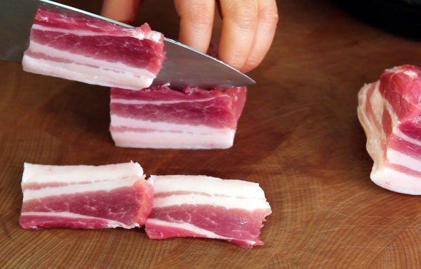 pork belly slicing