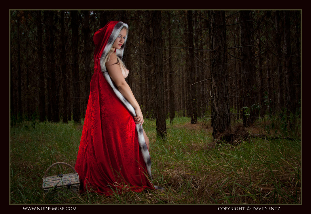 nude muse harper red riding hood051