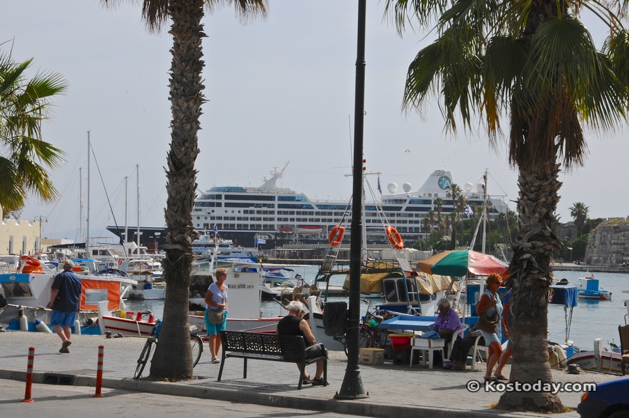 Azamara-2