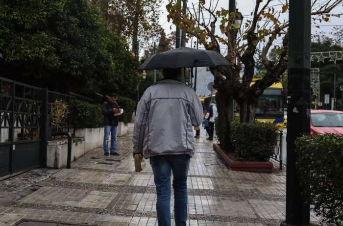Καιρός σήμερα: Βροχές και καταιγίδες την Τετάρτη – 7 μποφόρ στα πελάγη