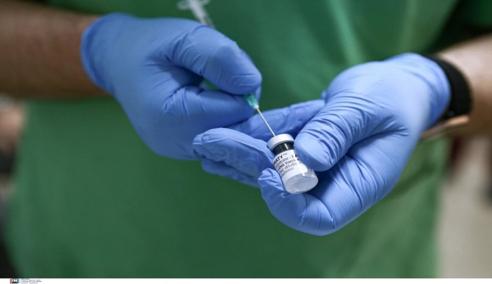 Μόσιαλος: Θα έχουν πρόβλημα όσοι δεν έχουν εμβολιαστεί, τι αναφέρει για την ινδική μετάλλαξη