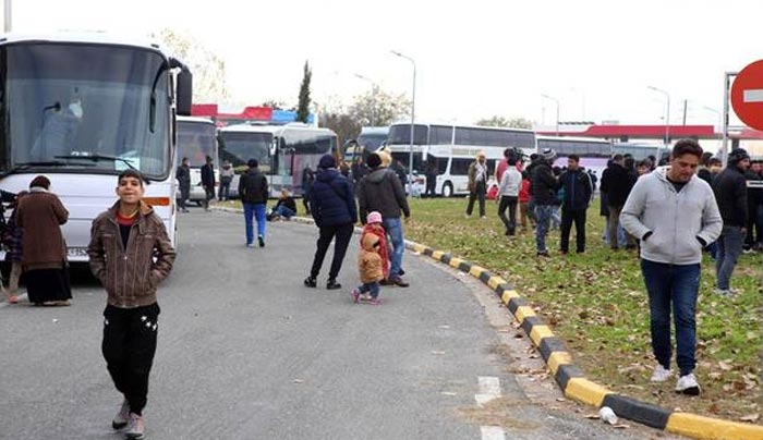 Ειδομένη: Περισσότεροι από 5.000 πρόσφυγες περιμένουν να περάσουν στα Σκόπια