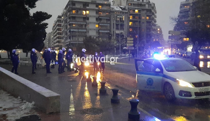 Θεσσαλονίκη: Επεισόδια σε συγκέντρωση κατά του lockdown -10 προσαγωγές [βίντεο]