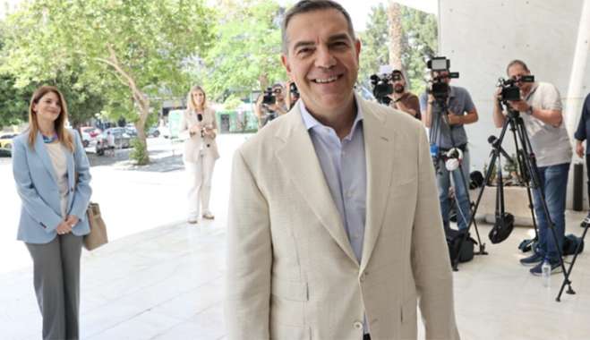 Ο Τσίπρας κατέθεσε την ιδρυτική διακήρυξη της ΕΛΑΣ – «Σημαία μας η δημοκρατία και η δικαιοσύνη» | Video
