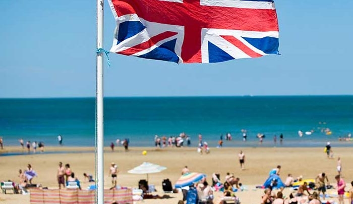 Βρετανικός τουρισμός 2016: +4% οι κρατήσεις για εξωτερικό, η Ελλάδα στο top5 για το 2017