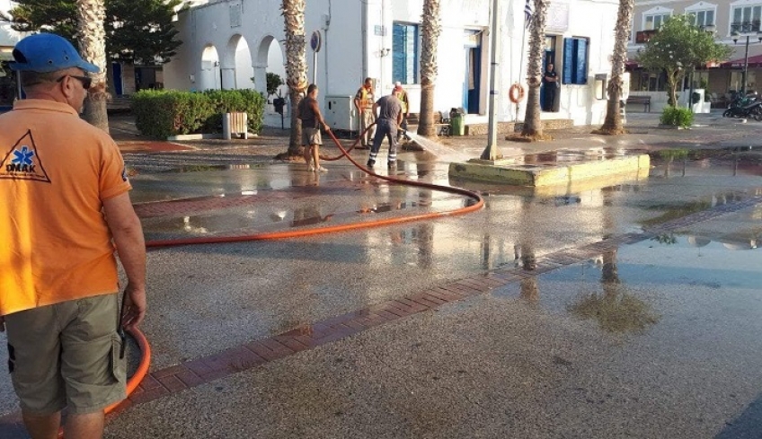 Καρδάμαινα: Γενναίο πλύσιμο οδοστρώματος