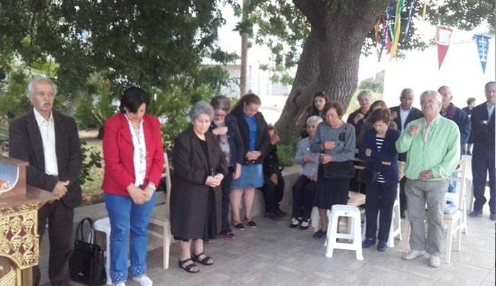 Αρκετός κόσμος τίμησε και φέτος τη μνήμη του μεγαλομάρτυρος Αγ. Γεωργίου του Κεφάλα στη Χαλικούρα (φωτό)