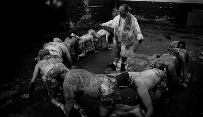 The Human Centipede 3: Το Θρίλερ που είχε γράψει ιστορία το 2011 ξαναχτυπά!!! (Trailer)