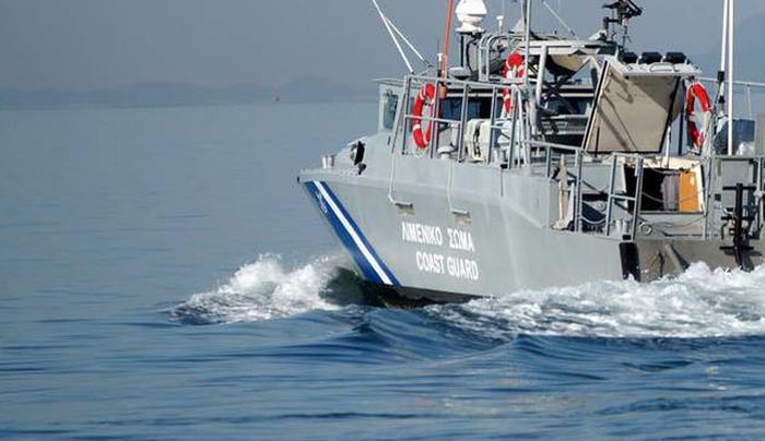 Φορτηγό πλοίο προσέκρουσε σε ύφαλο ανοικτά της Μυτιλήνης και βυθίζεται